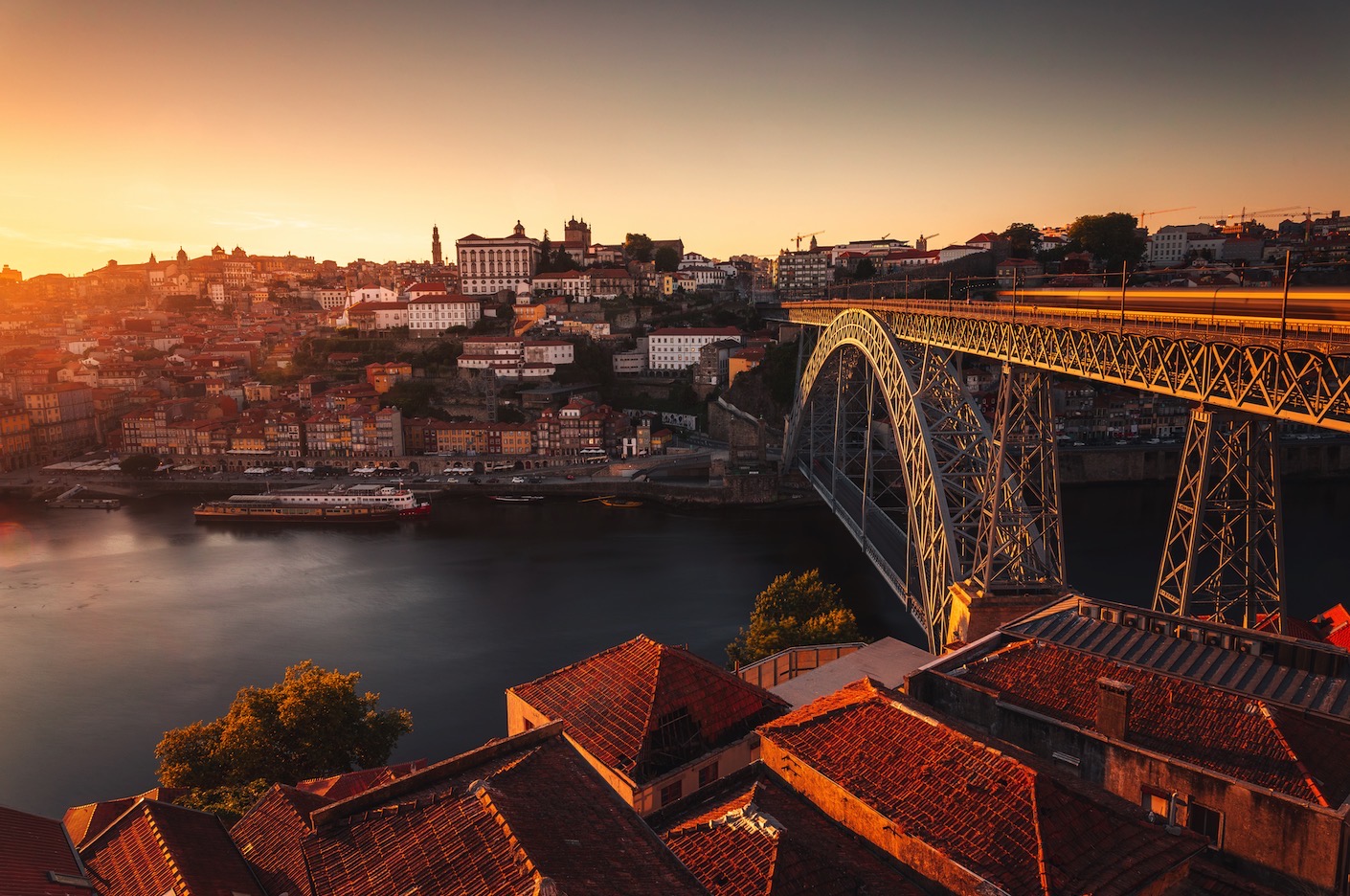 Decision Engineering Analysis Lab Member Steve Chan in Porto, Portugal at The Fourth International Conference on Cyber-Technologies and Cyber-Systems (CYBER 2019)